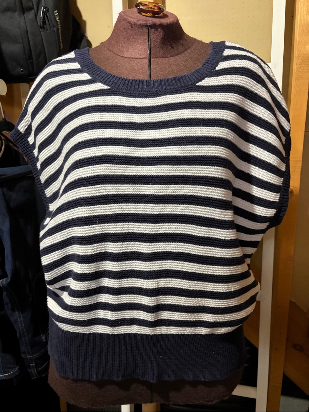 Women’s Striped Navy and White Short-Sleeve Sweater Top sz L